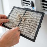 L'astuce pour nettoyer le filtre de votre VMC, un geste essentiel pour un air sain que 90% des gens oublient