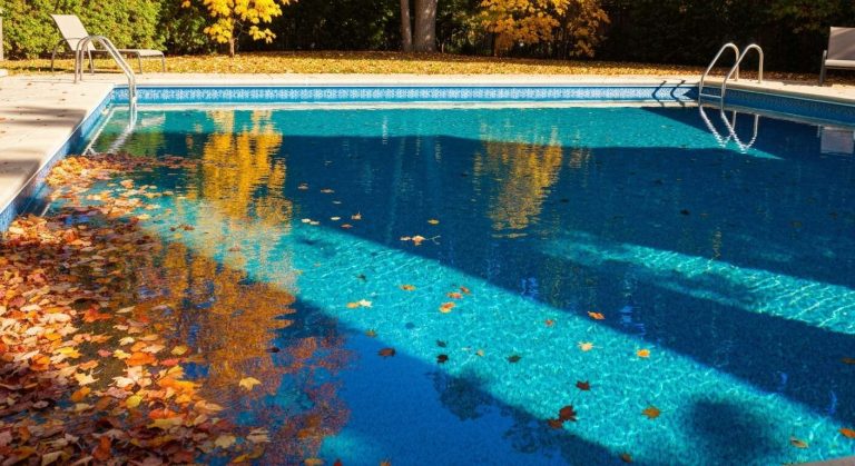 Le produit miracle que les piscinistes professionnels utilisent pour un hivernage passif sans le moindre souci