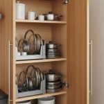 L'astuce géniale pour ranger les couvercles de casseroles et optimiser l'espace dans vos placards de cuisine