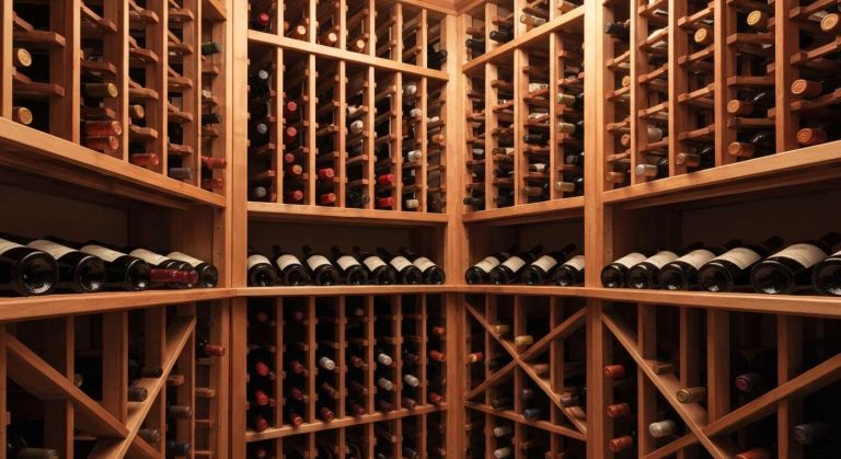 Ce que font les amateurs de vin pour ranger leurs bouteilles dans des conditions optimales