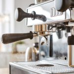 Comment nettoyer votre machine à café en profondeur pour retrouver le vrai goût de votre café