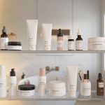 Comment ranger vos produits de beauté dans la salle de bain pour optimiser l’espace et mieux les conserver