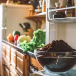 Voici comment utiliser le marc de café pour désodoriser naturellement votre frigo et vos placards